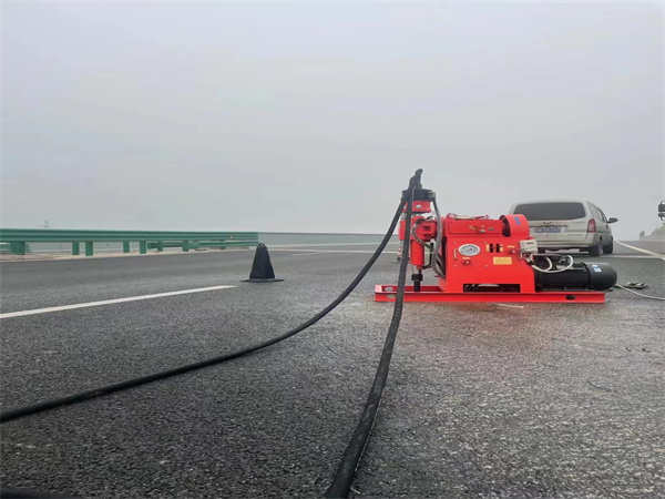 赤峰马路路基路面开裂下沉注浆加固灌浆